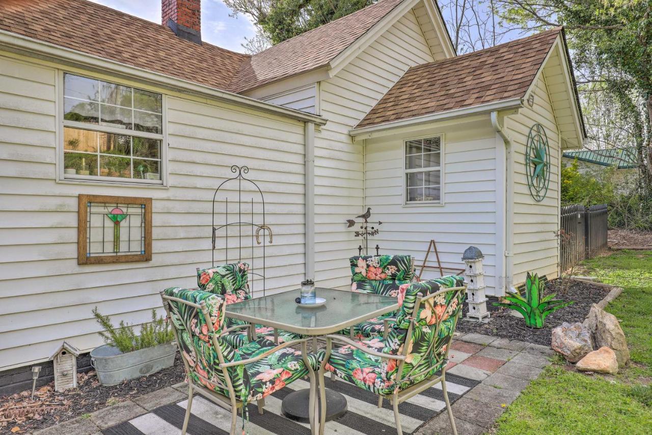 Stylish Asheville Home With Backyard And Fire Pit Woodfin Exterior photo